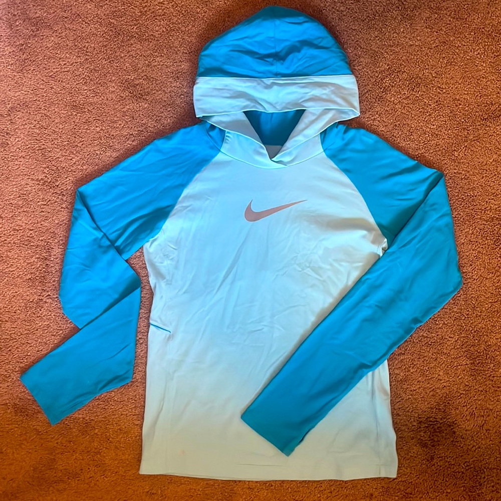 Nike girls hooded long sleeve shirt